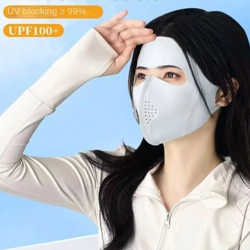 Femme portant un masque anti-UV UPF50+ blanc, protection solaire pour homme et femme en extérieur
