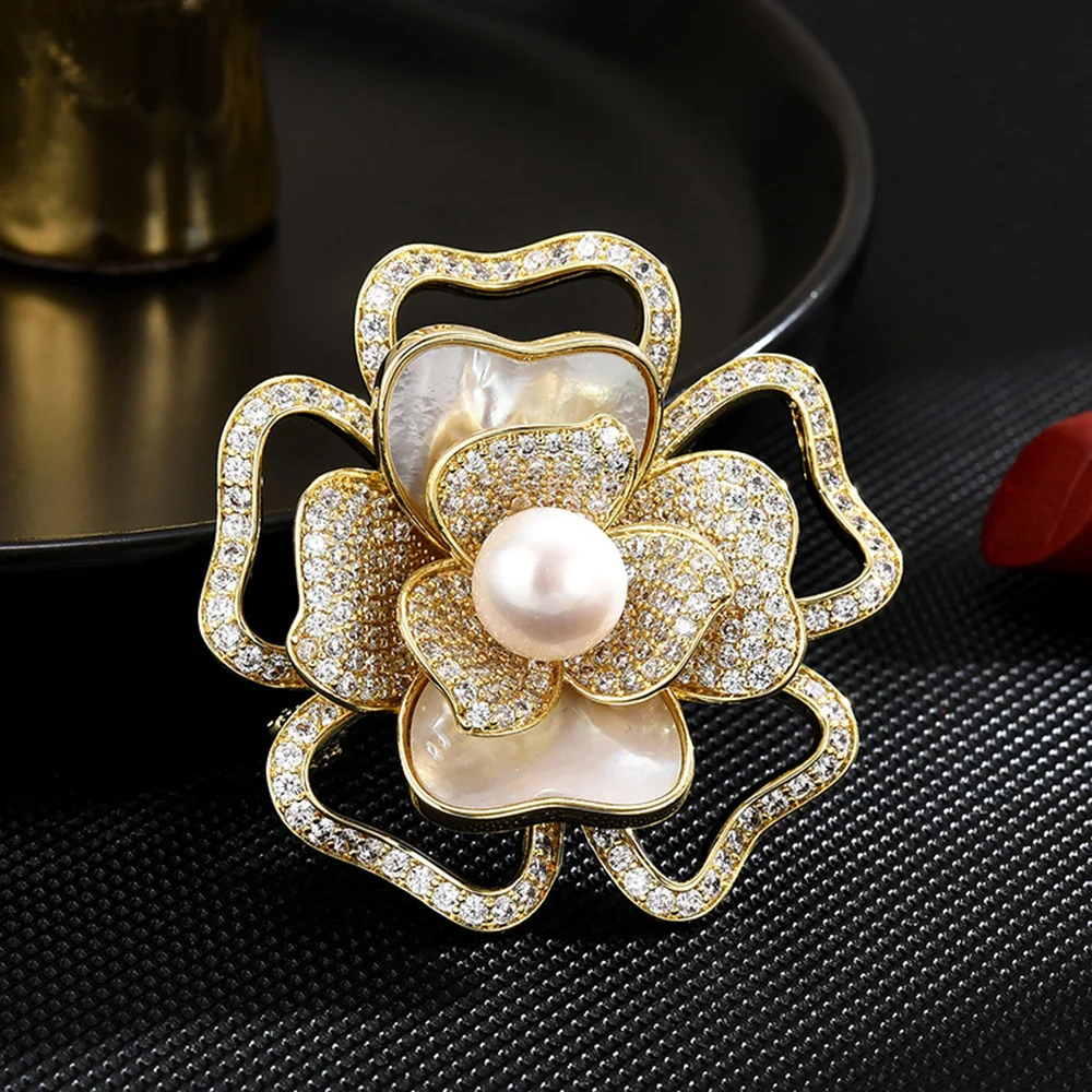 Rhinestones Pearl Brooches Pin for Women Flower Leaves Metal Pins Jewelry Decoration Elegant Crystal Brooch Garment Accessories