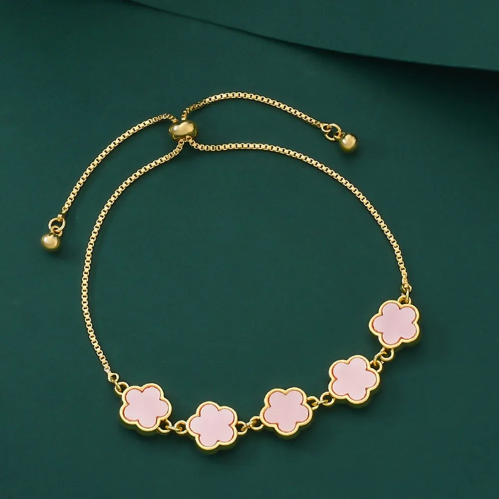 Elegant Adjustable Chic Five Flower Bracelet for Women Vinatge Floral Chain Bracelet Perfect for Casual Attire & Gifting