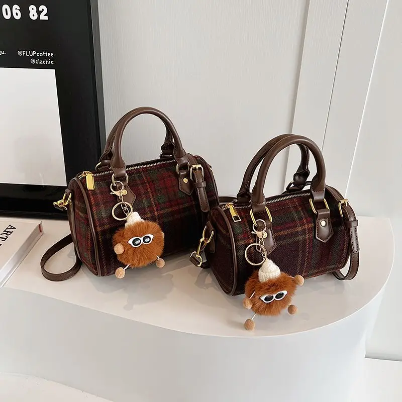

2023 New Harajuku Plaid Women's Handbag Casual Retro Ins High-quality Shoulder Bag Y2k Fashion Versatile Crossbody Bag for Girl