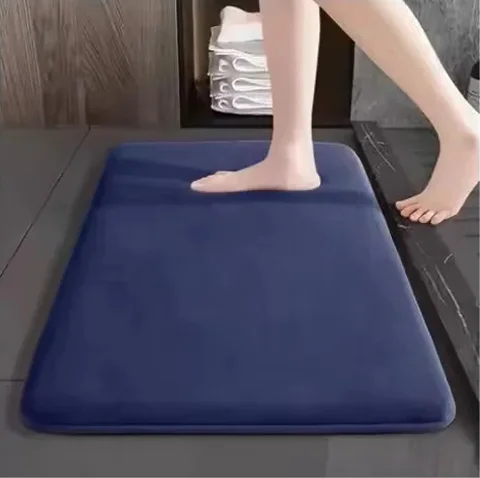 Luxurious Quick-Dry Non-Slip Bathroom Floor Mat in Plush Flannel Fabric
