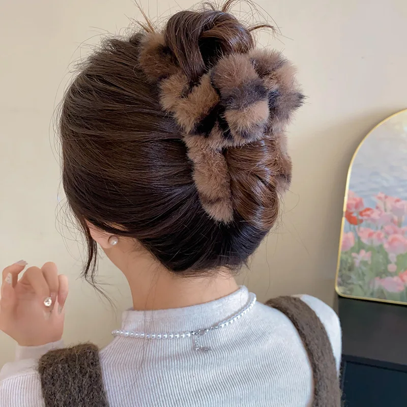 Warme Leopardenmuster Plüsch-Acryl Haarklammern für Frauen Winter Vintage Tägliche Party Hochsteckfrisur Pferdeschwanzhalter Accessoires M – Detail 11