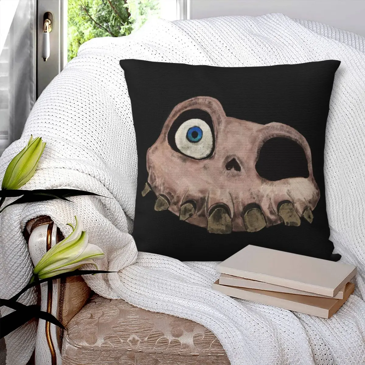 Рисунок 2 - Квадратная наволочка с черепом Sir Skeleton