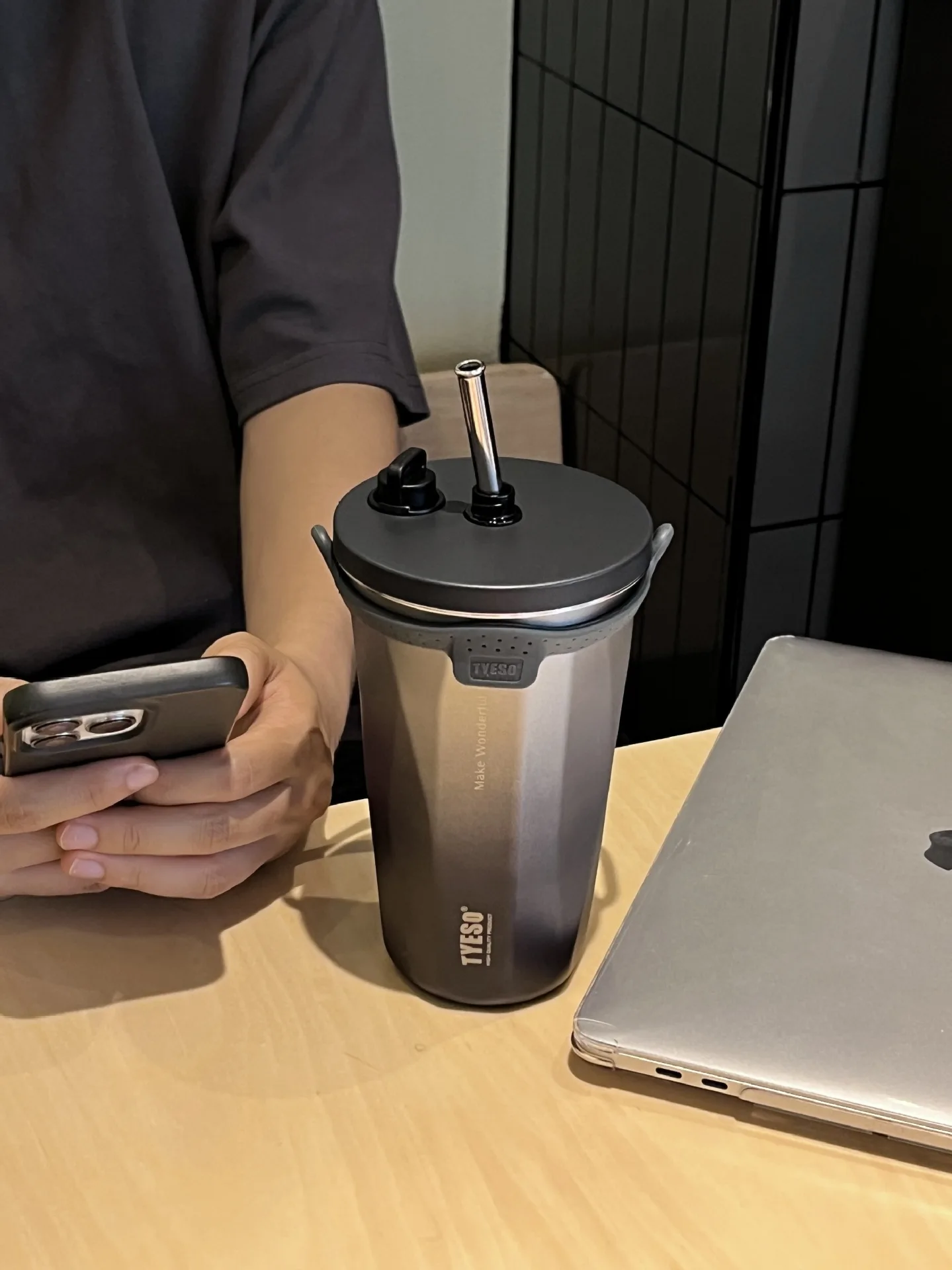 Tyeso Vacuum Insulated Coffee Cup With Straw Thermos Mug Leak-Proof 600Ml