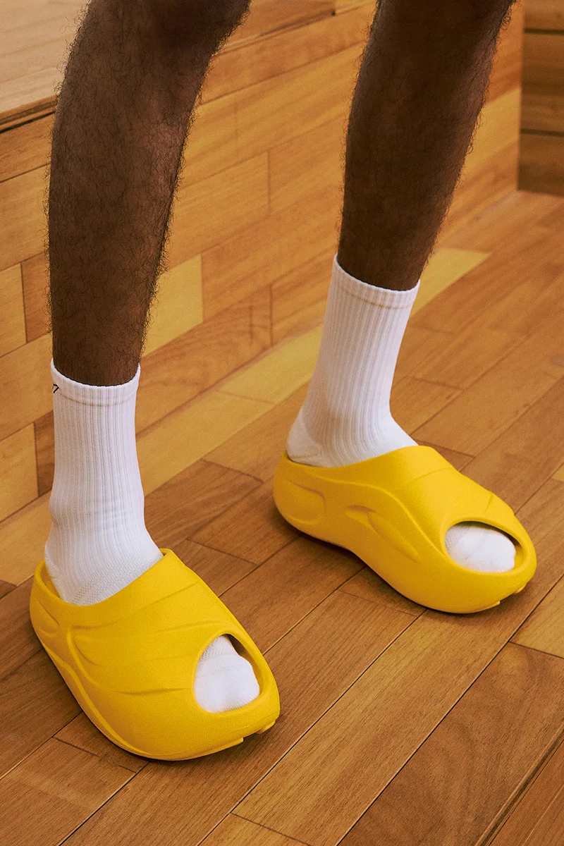 Lightweight Slippers for Women and Men 17