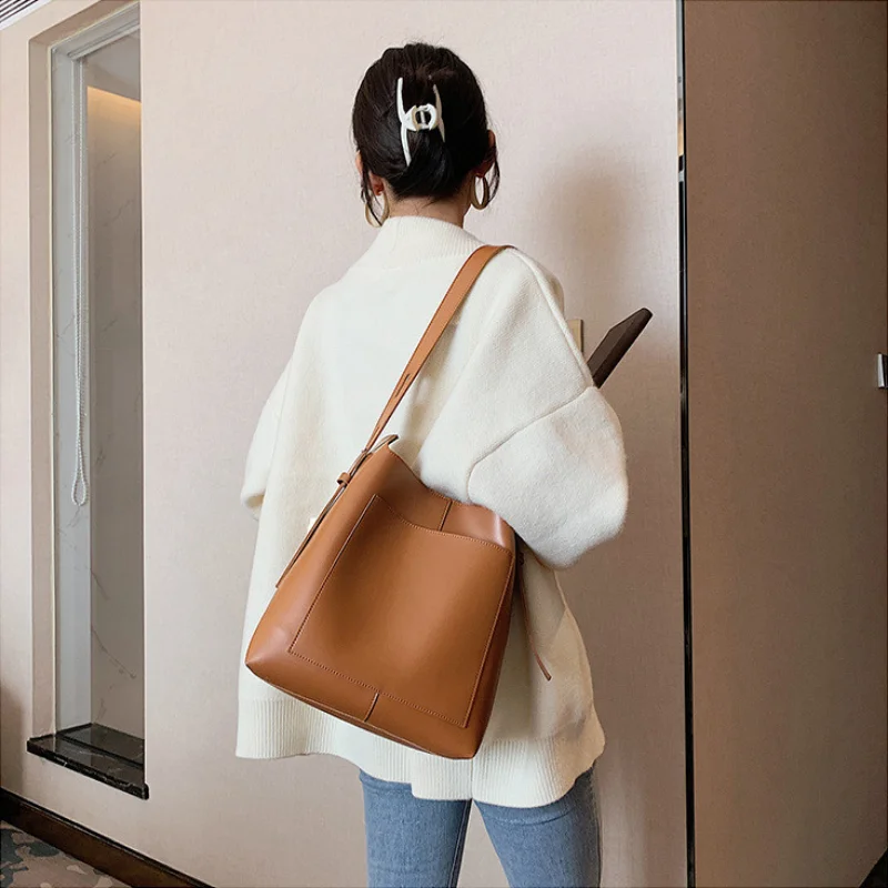 Women's Retro Fashion Large Capacity Crossbody Tote Bags for Women Simple Luxury Single Shoulder Underarm Bolsa Feminina Handbag