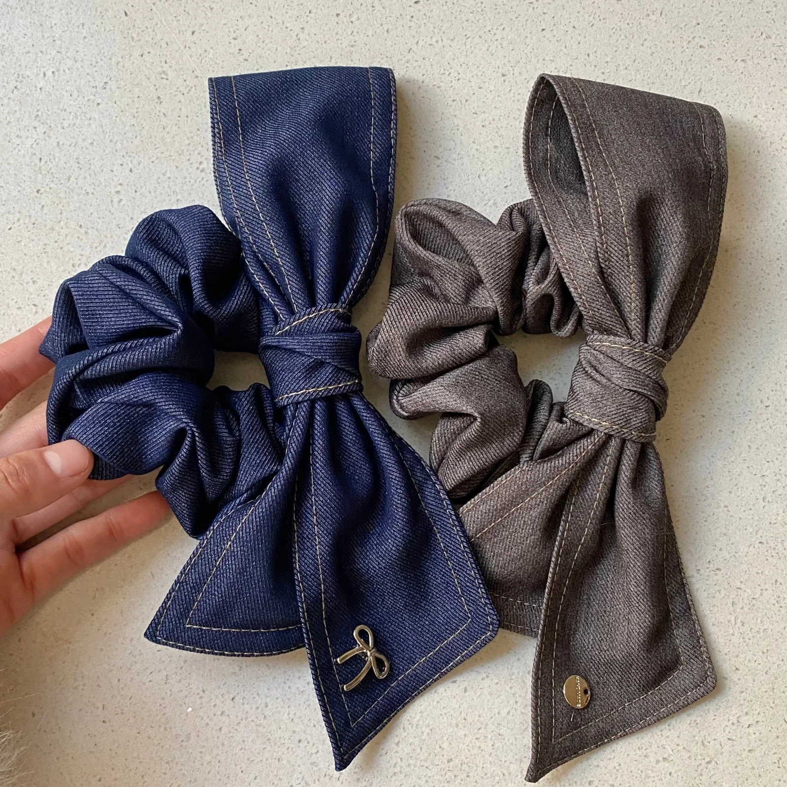 1PC Denim Bow Scrunchies Set, Blue & Brown Casual Hair Ties, Y2K Style Elastic Hair Bands For Women, Stylish Button Decor Hair