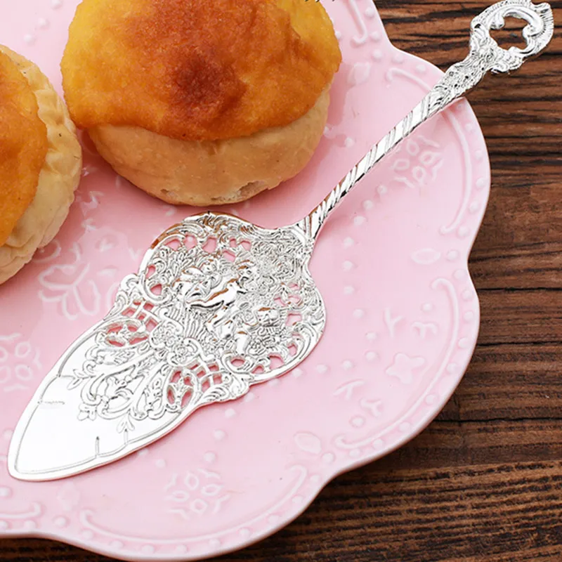 

Dessert Pastry Baking Tools Personalized Pastry Stainless Steel Wedding Cake Knife Set Rose Gold Pizza Cutter Custom