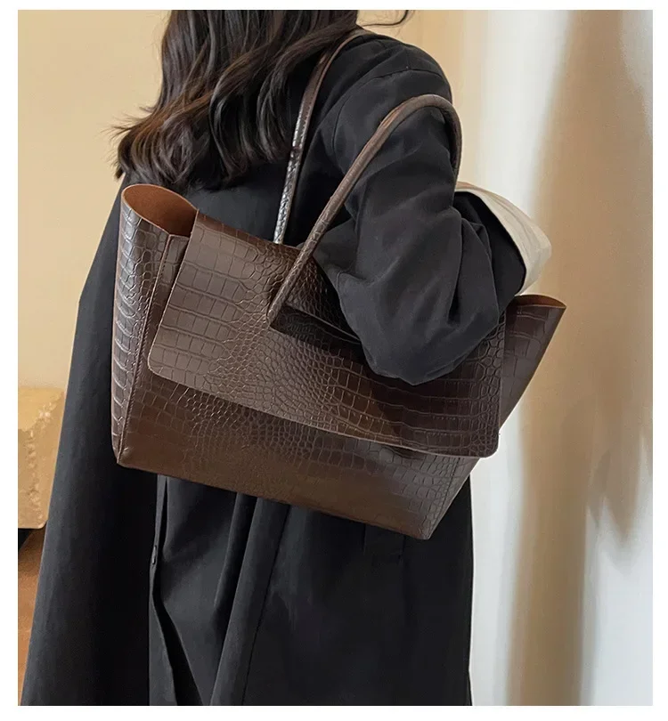 Carauana Crocodile Leather Handbag front view vintage black