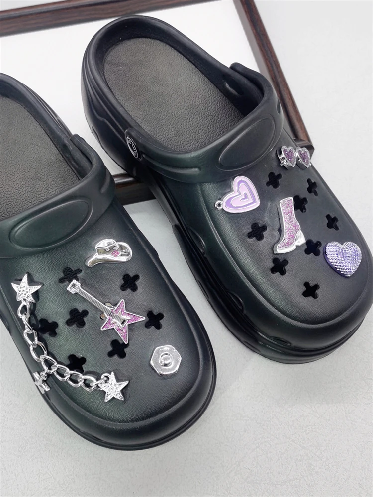8 Stück Lila Punk-Rock Schuh-Charms DIY Ketten-Dekorationen Musik-Gitarre Clog-Schuhe Schnallen Zubehör Herzförmige Schuhclips – Detail 8