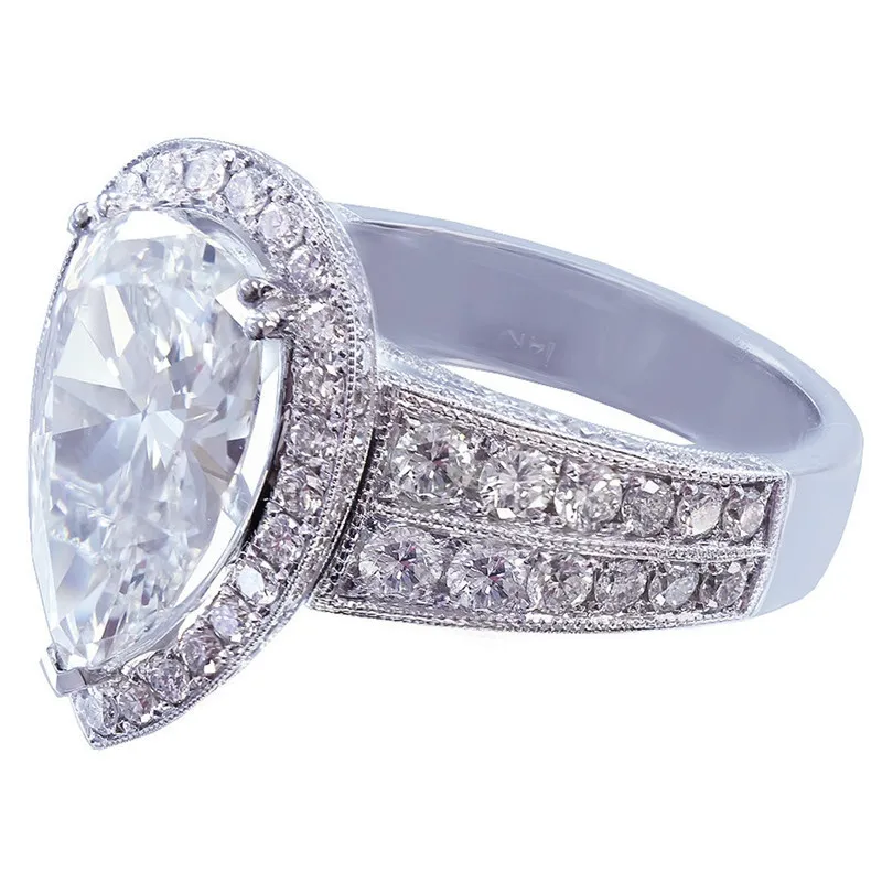 Beautiful Large Water Drop Shaped Zircon Ring For Women Fashion Atmospheric Copper Alloy Finger Ring Female Party Jewelry