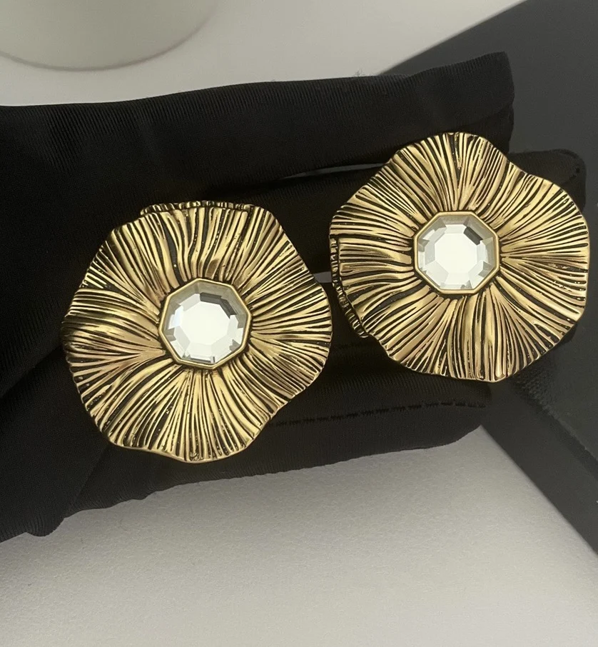 Vintage Fashion Earrings Light Luxury Flowers Atmospheric Ear Clips For Women Aretes De Mujer Pendientes Boucle D’Oreille