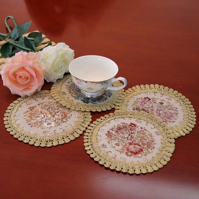 

4pcs/lot European Style Luxurious Flower Embroidery Table Mat Hot Insulation Placemats Table Padding Kitchen Decor Accessories