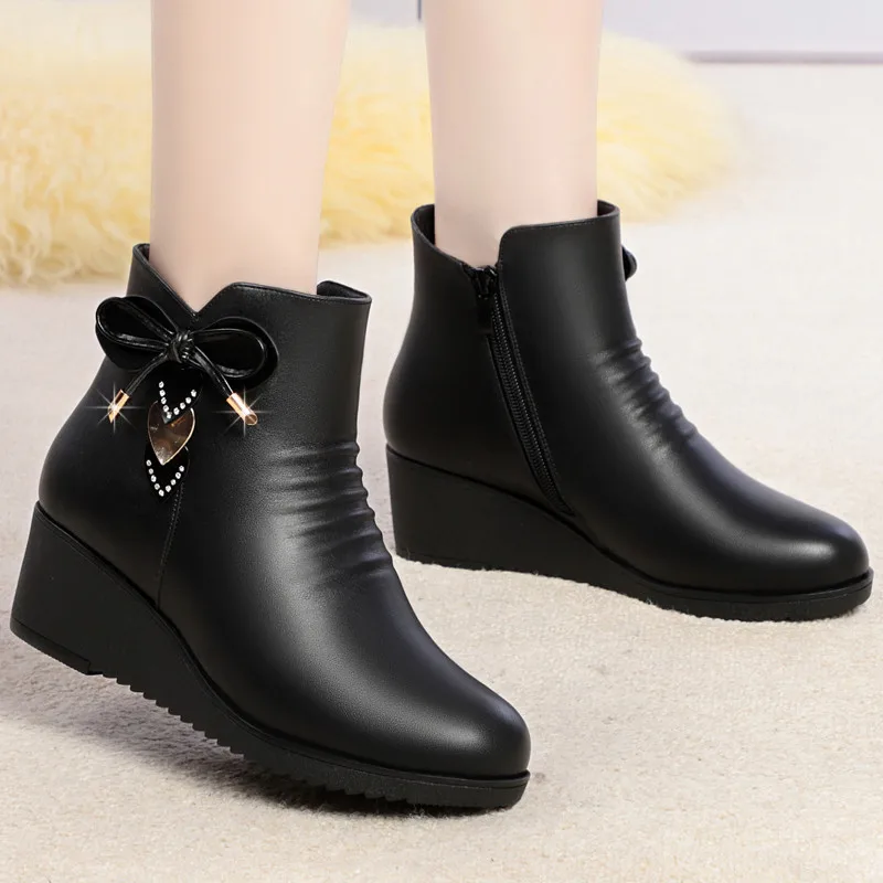 5.5cm Plus Size 35-42 Comfortable Warm Fur Shoes Winter Soft Leather Ankle Boots 2024 Med Heels Platform Wedges Boots for Mom