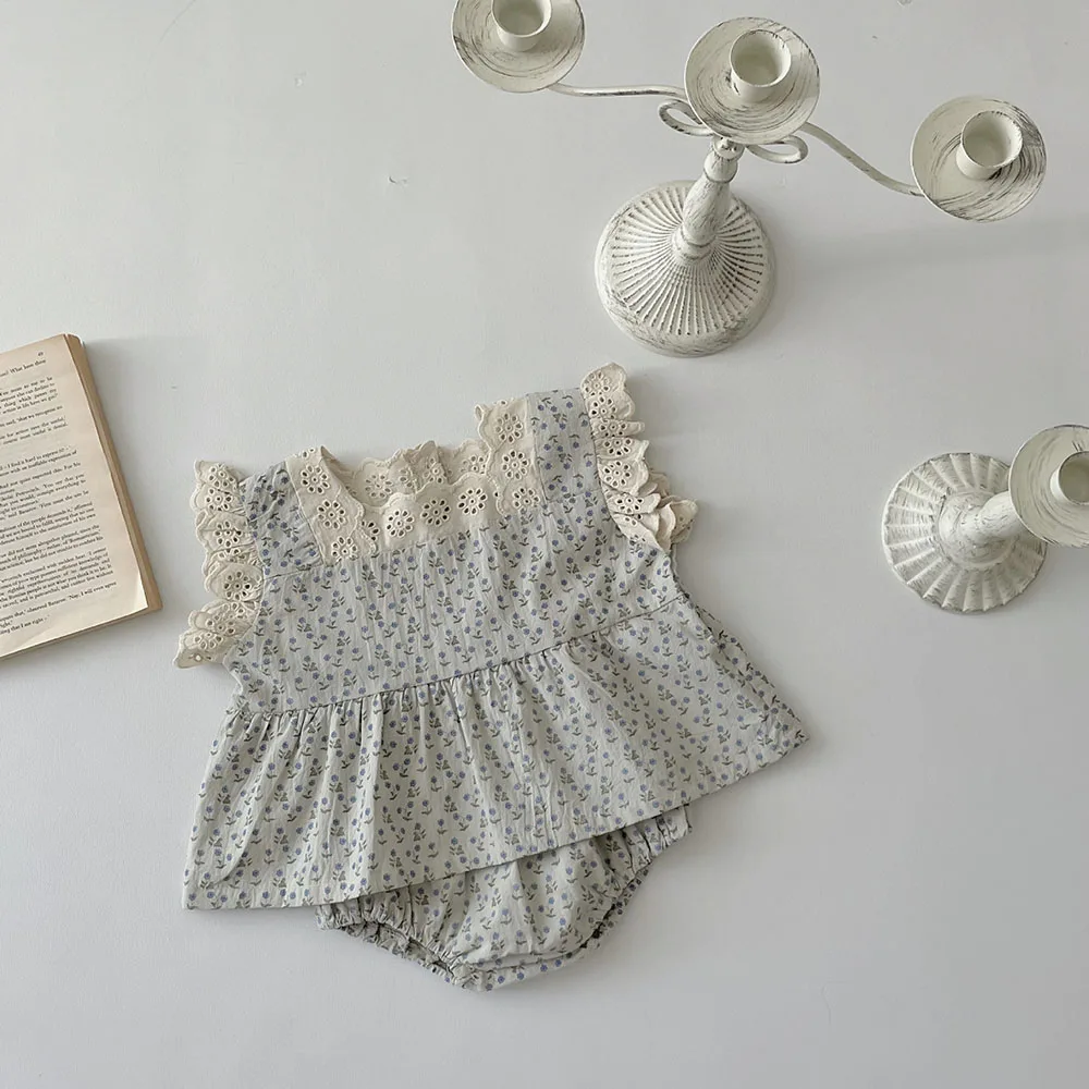 2024 여름  의류 세트, 0-2 세  소녀 복장, 빈티지 꽃 레이스 패치워크 소녀 티와 블루머 2 개 세트