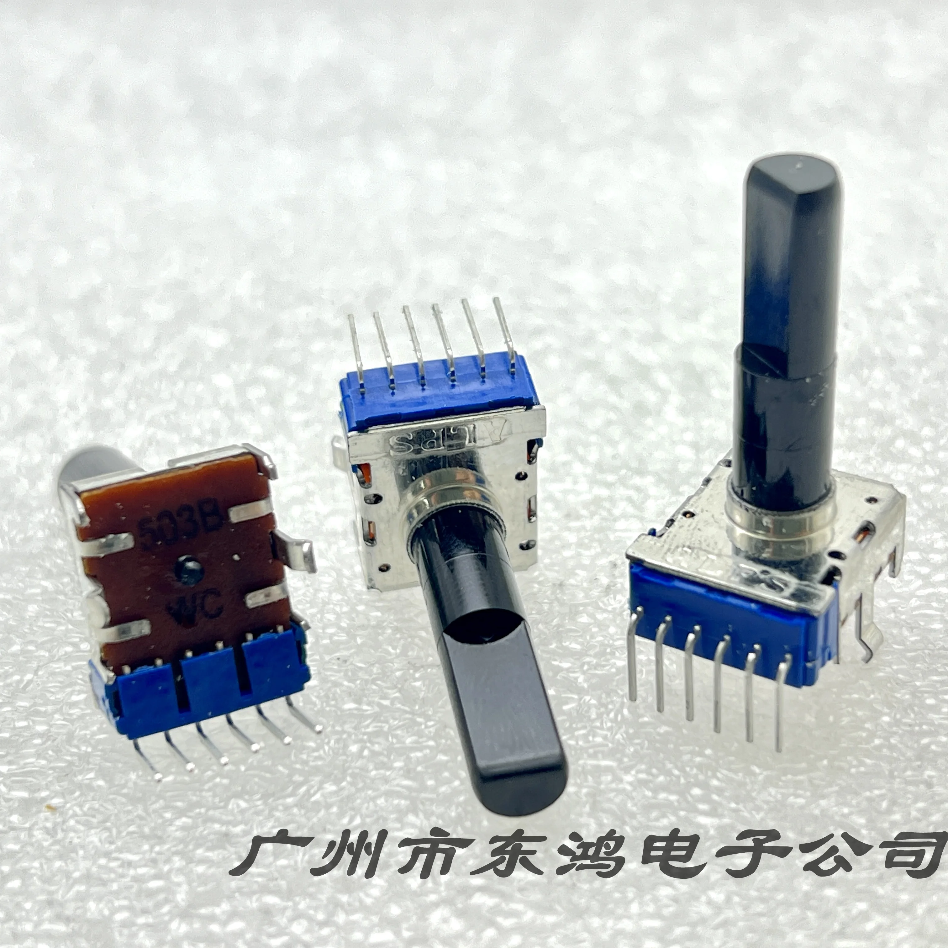 Japanese ALPS RK12 potentiometer 2PCS Yamaha mixing table adjustment B50K with midpoint positioning axis length 23mm
