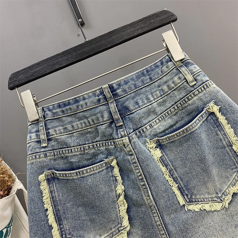 Retro denim skirt for women Spring/Summer 2024, high waisted and slim, design. A-line buttocks wrapped short skirt