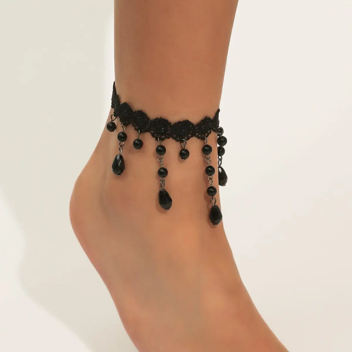 1 Black Crystal Tassel Anklet Ms. Fashion Single Product Holiday Leisure Travel Anklet silver anklet bracelet ankle chains cubic zirconia anklet beads anklet fashion accessories