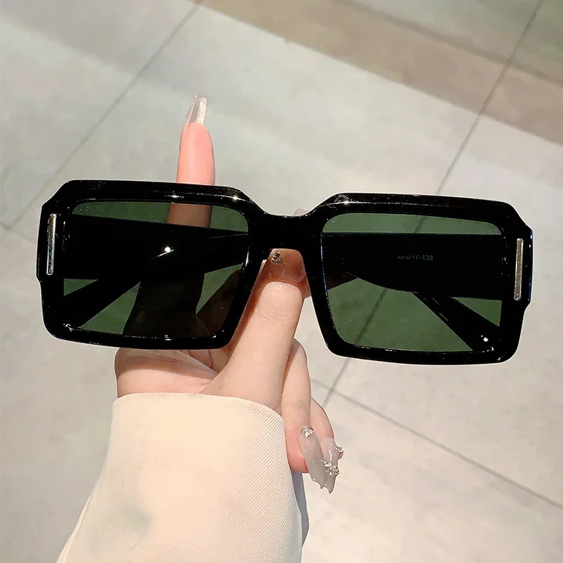 Unisex Square Frame Sunglasses UV400 Protection Retro Rectangular Street Style Shades