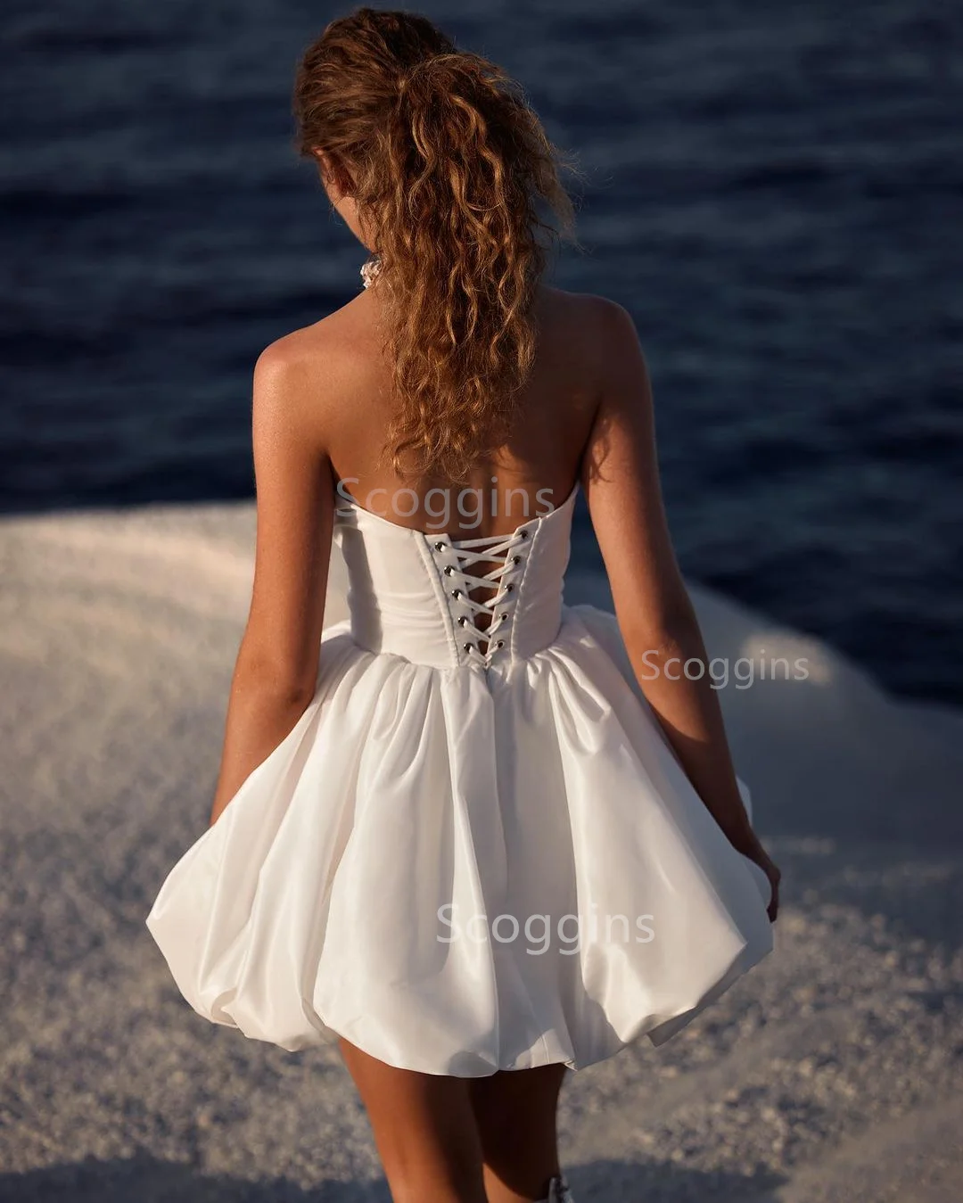 Mini abiti da sposa senza maniche Lace Up Back Simple Short Vestidos De Novia Sexy Sweetheart pieghe una linea Hollow abiti da sposa