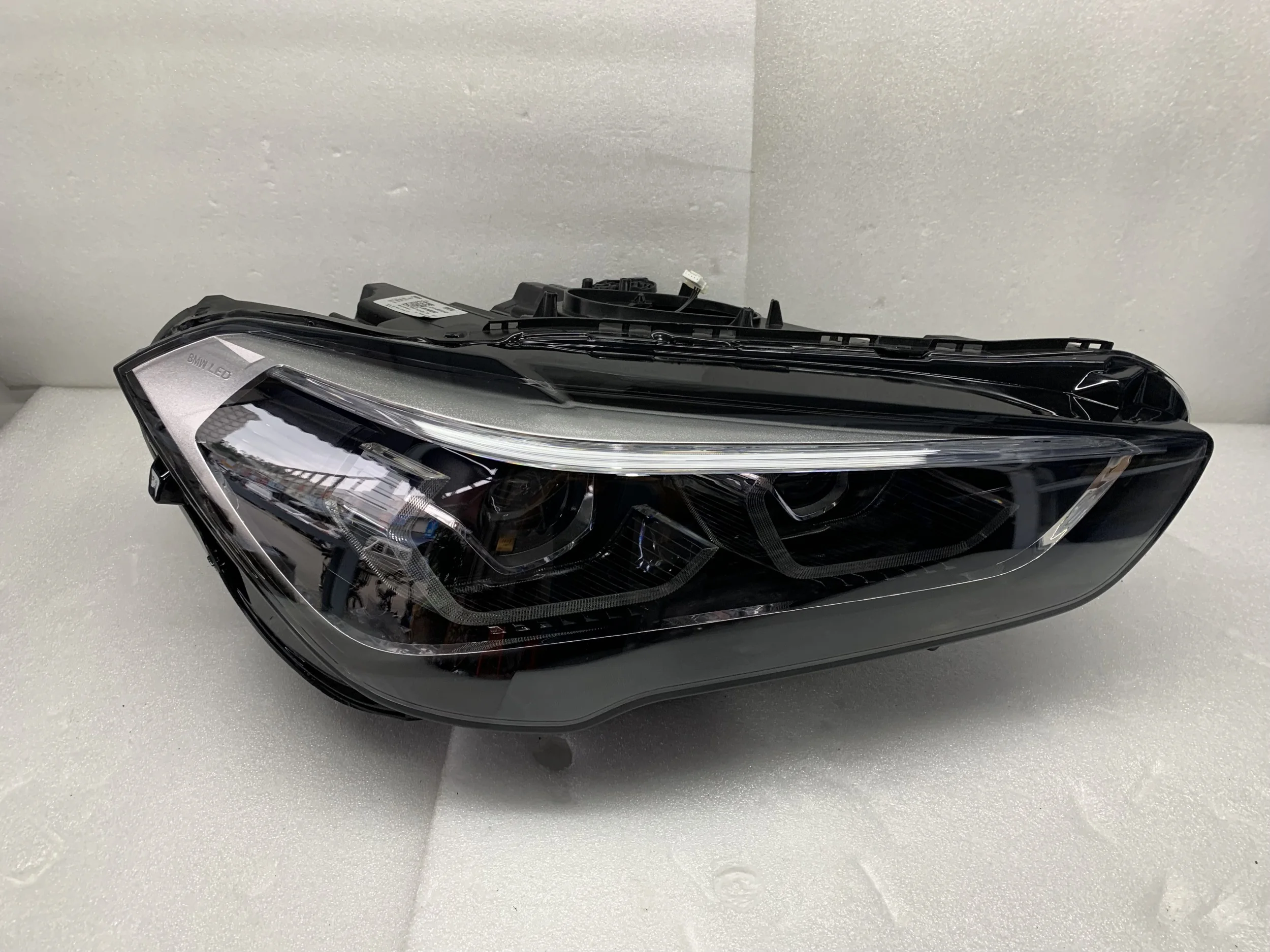 BMW F48 右ヘッドライトアッセンブリー BMW F48 右ヘッドライトアッセンブリー