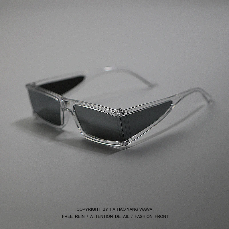 

One piece dark glasses