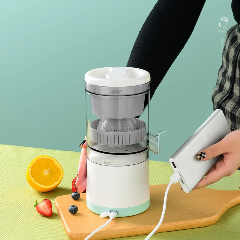 Household fully automatic juice separation slow juicer DC 7.4V portable charging rotating fruit and vegetable juicer