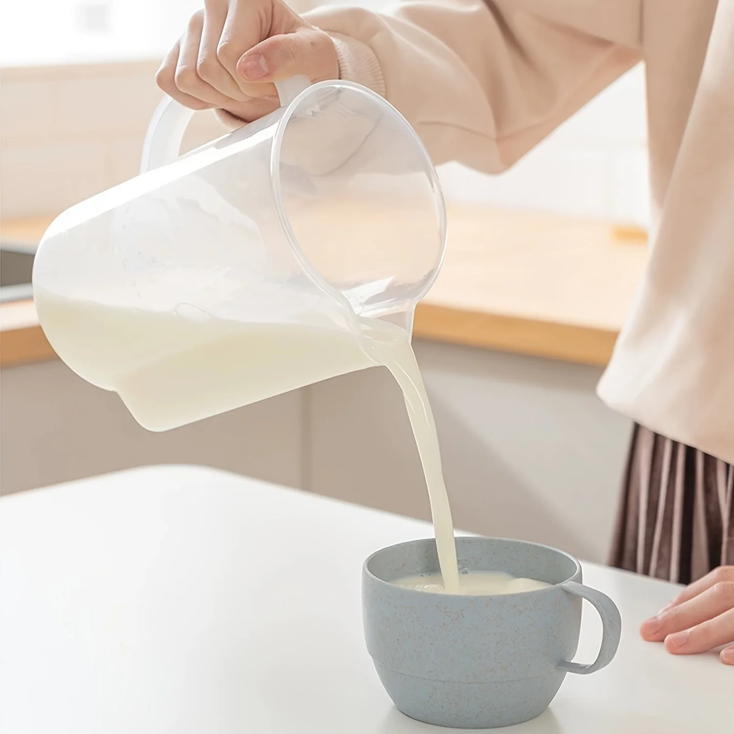 5pcs 1.6L Large Capacity Plastic Heat Resistant Cold Kettle Set for Tea Coffee Soy Milk Juice Drinkware Pot Nice Kettle Set suit