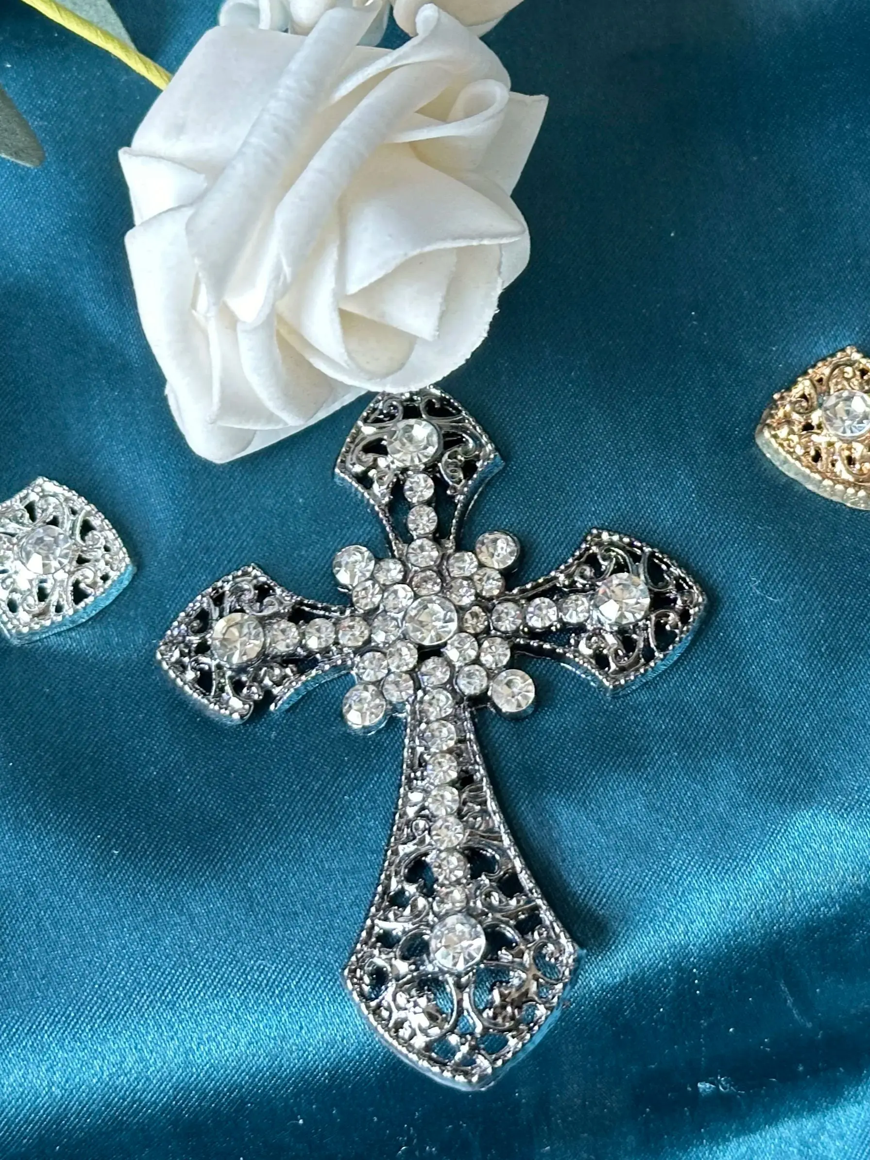 

6pcs Cross Vintage style large rhinestone Buttons,Rhinestone Crystal Brooch Component rhinestone pin,Necklace Pendant Buttons
