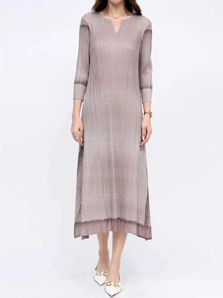 LANMREM Women's Minimalism V-neck Pleated Dress Female Fashion Temperament Elegant Mid-length Dresses Fashion 2025 Summer 2DE430 - Image 4