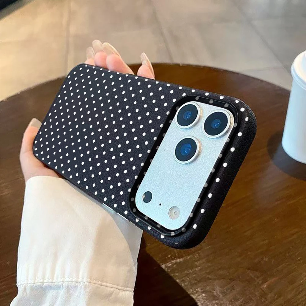 รูปสินค้า เคสซิลิโคนลายจุดสีขาว ดีไซน์ใหม่กันกระแทก iPhone