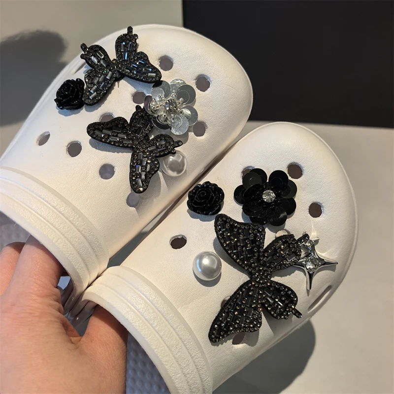 럭셔리 라인스톤 나비 신발 장식 세트 패션 진주 꽃 신발 참 2026 여름 클로그 DIY 탈부착 버클