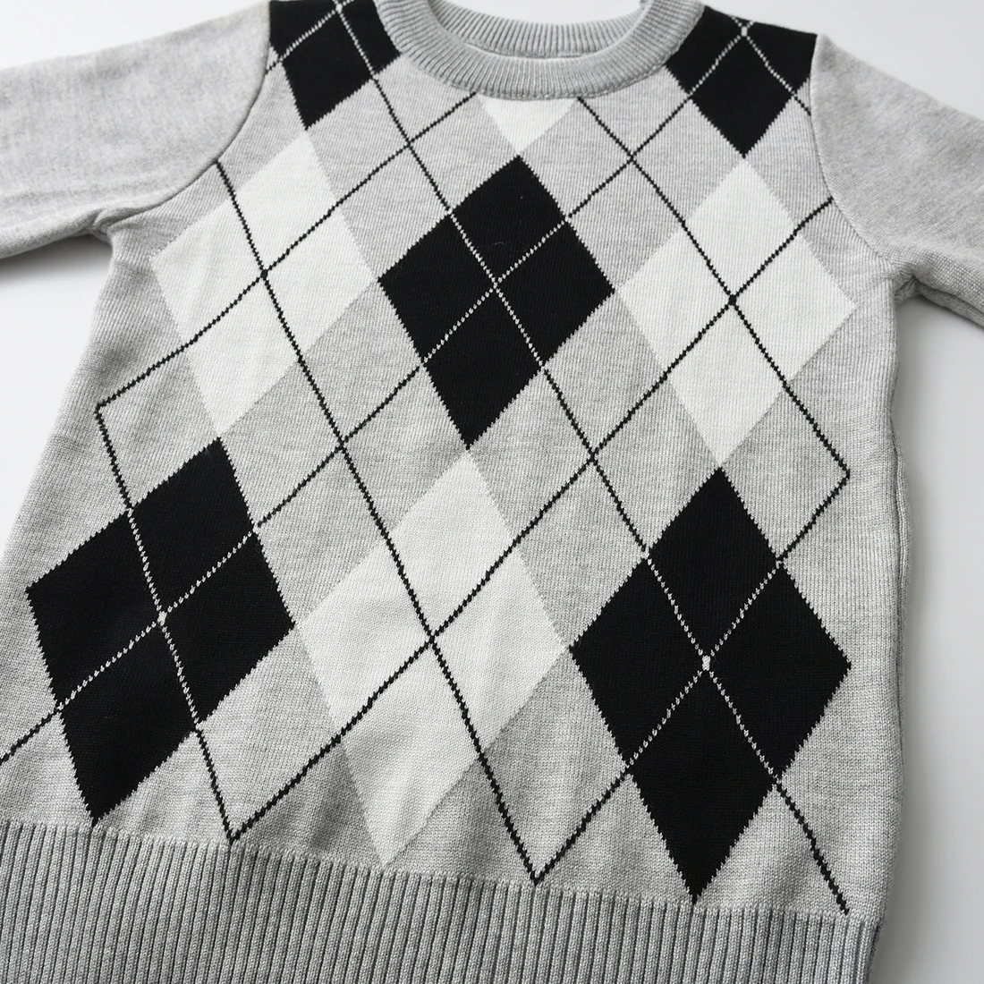 Autumn and winter boy warm sweater plaid lattice long -sleeved sweater college style baby boy knit