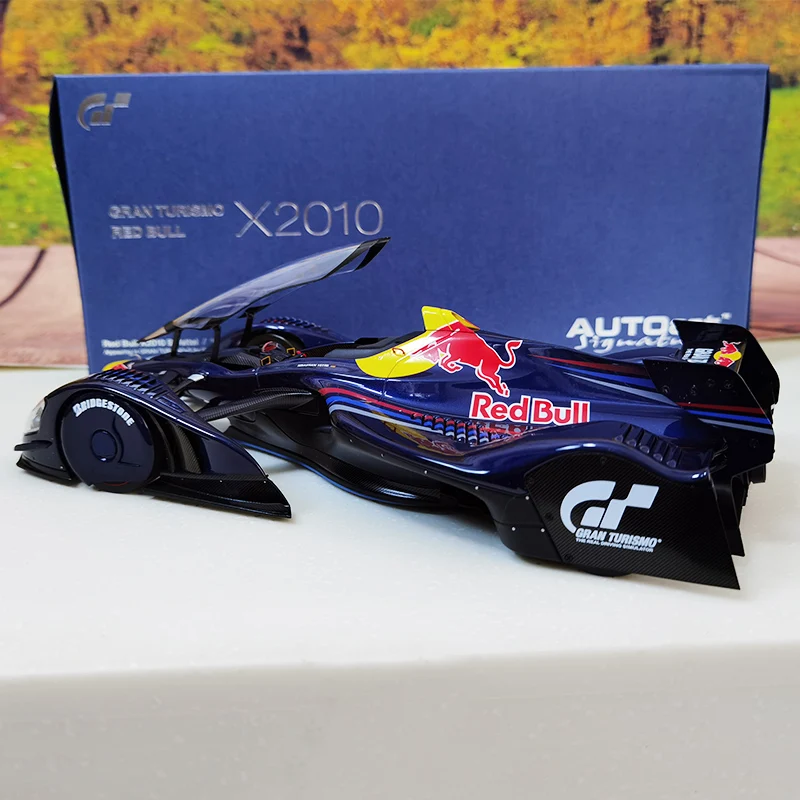 ミニカー AUTOart 1/18  RedBull X2010  S.Vettel 1/18 AUTOart Red Bull X2010 S. Vettel - YouTube