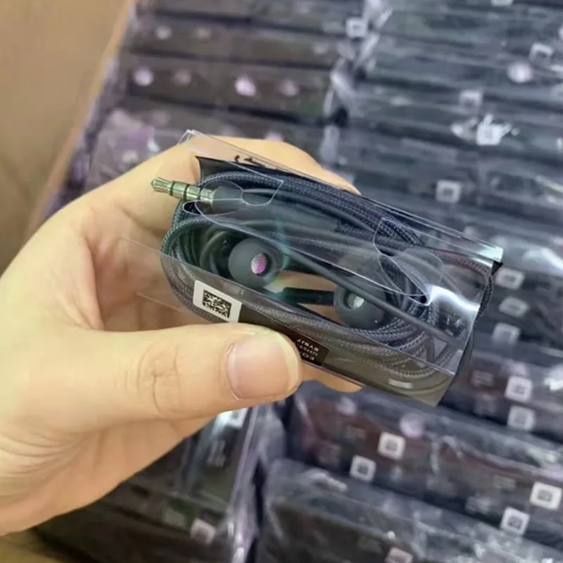 

10pcs/lot s8 earphone EO-IG955 in-ear 3.5mm For xiaomi Samsung S8 Earphones with Microphone Black