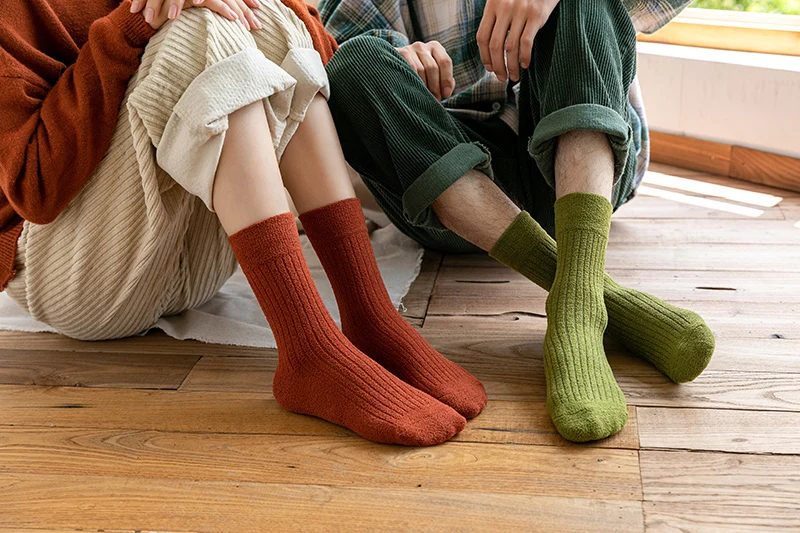 Neue dicke warme Winter-Damensocken, Paare, Herrensocken, Korallensamt, weich, bequem, 7 Farben, freie Größe 37–43, 1 Paar – Detail 5