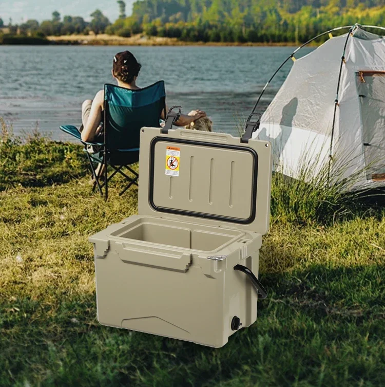18QT Modern Outdoor Camouflage Green White Beer Cooler Box Rotomolded Insulated Camping Cooler With Backpack Handle For Food Use
