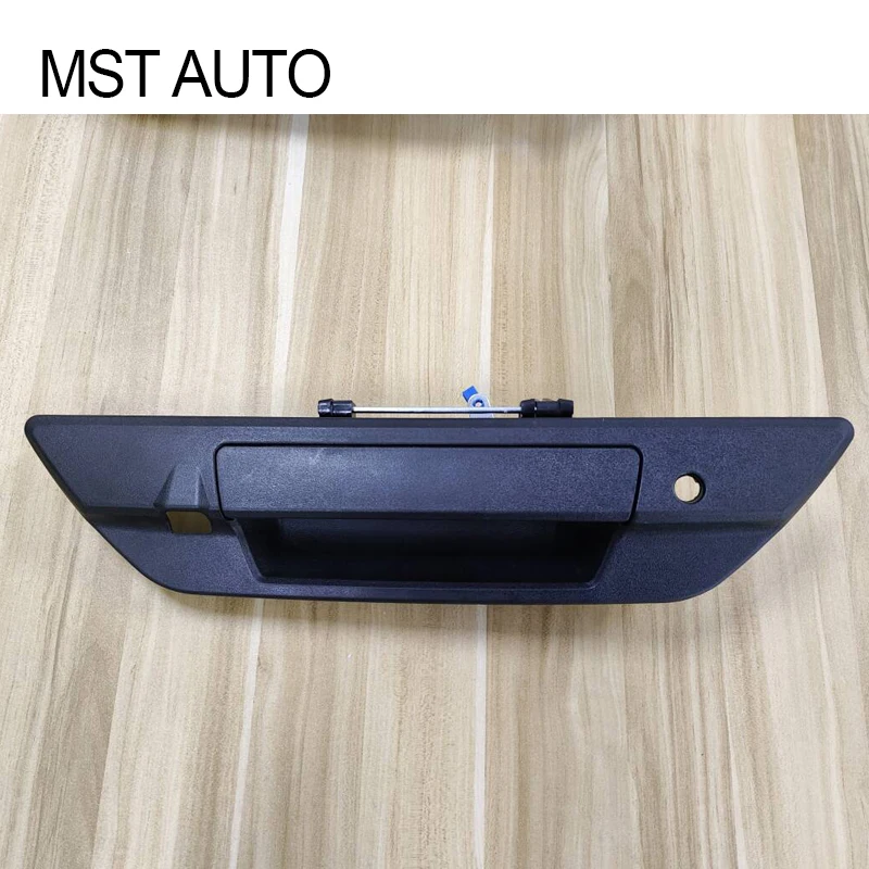 Toyota Hilux Revo 2015-2021 용 카메라 키 구멍이있는 뒷문 도어 핸들 검정색 또는 크롬 69090-0K110 690900 K120