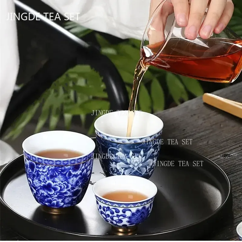 Retro Blue and White Porcelain Tea Cup Chinese Jingdezhen Small Tea Bowl Gold-banded Ceramic Teacup Coffee Mug Home Drinkware