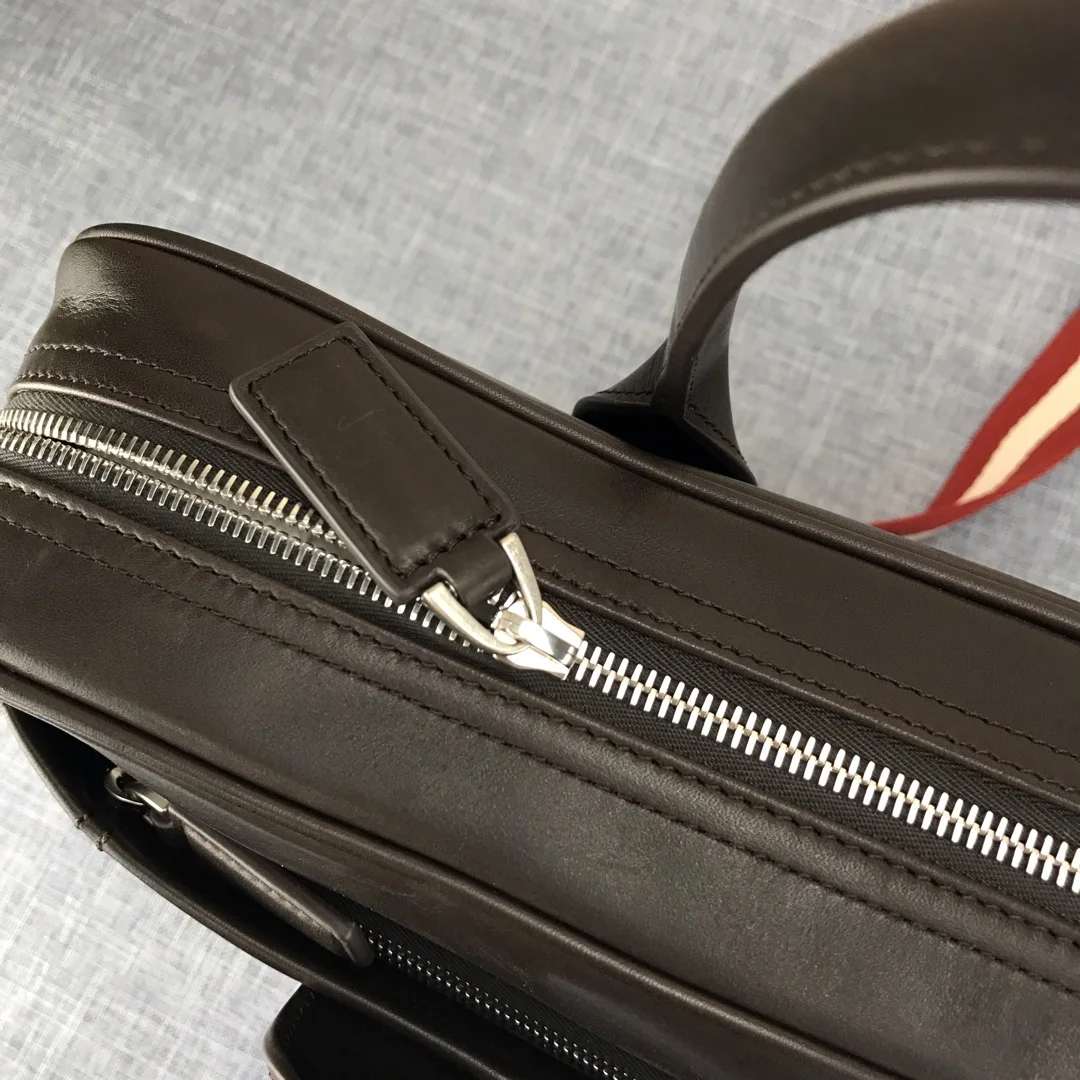 Luxury B Style  Briefcase Bag Fashion Design Business Causal Men Leather Shoulder Handbag Men's Cowhide Large Capacity Handbag