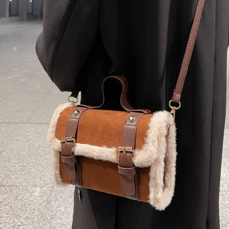 Winter Crossbody Bags for Women Shoulder Bag New Lamb Plush Velvet Bag Lady Small Square Handbag French Korea Style ショルダーウォレット