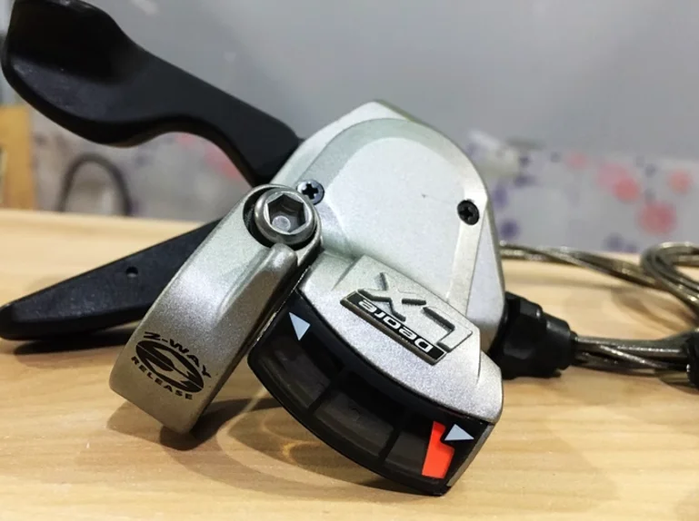 1Pair for Shimano Deore LX ST-M580 3x9s Dual Control V