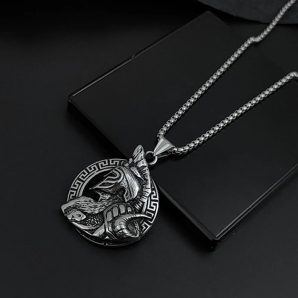 Collier Spartan Warrior porté