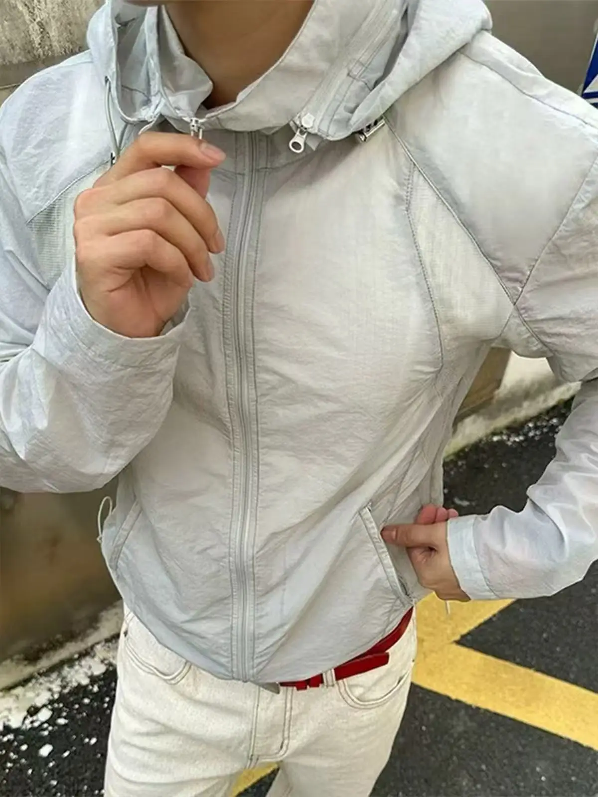 여름철 여성을 위한 후드 탈부착 가능한 오리지널 원사 디자인의 초경량 통기성 야외 자외선 차단 의류