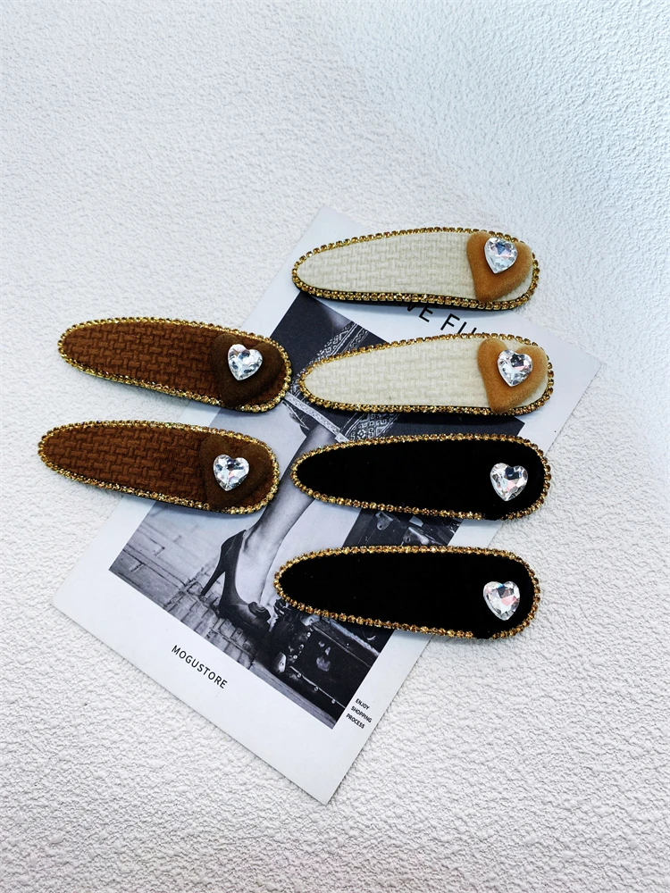 Рисунок 2 - женские бархатные заколки для волос