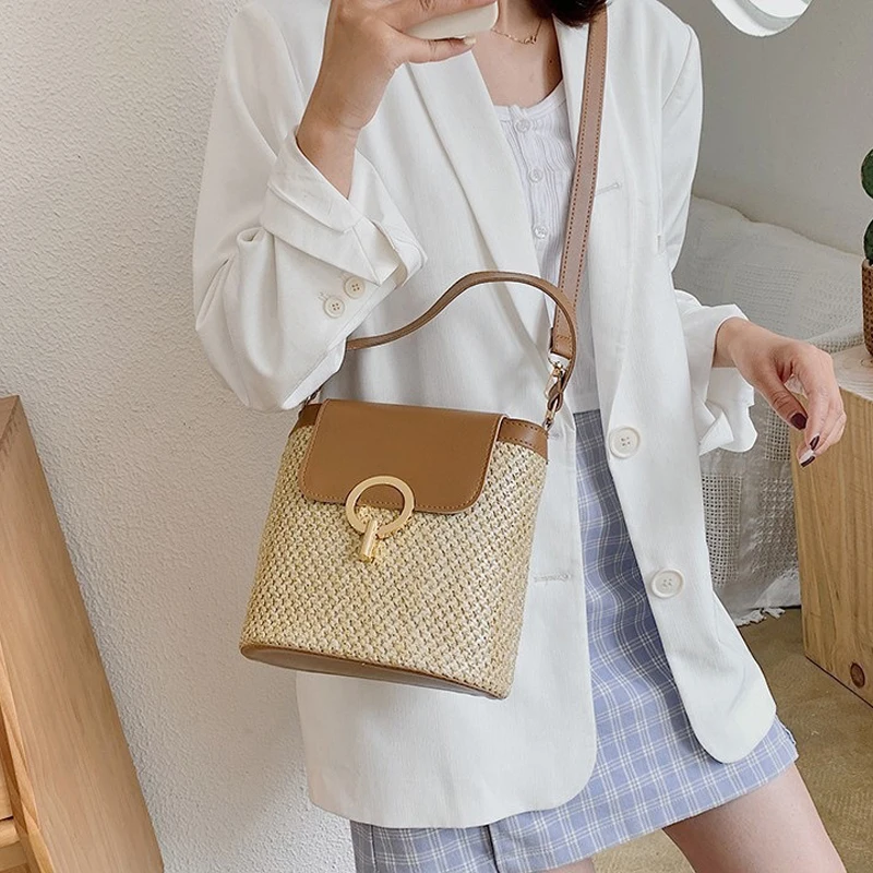 Casual Chains Straw Bucket Bags Women Summer Messenger Bag Rattan Bags Beach Lady Travel Purses and Handbags Shoulder Bag Bolsa