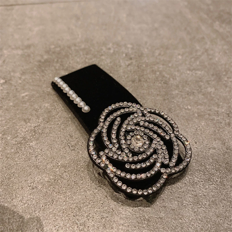 Рисунок 2 - Женская бархатная заколка для волос