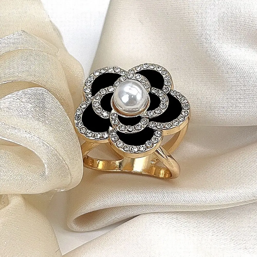 

Crystal Camellia Silk Scarf Buckle Pearl Rhinestone Waist Adjustment Fixed Snap Alloy Multifunctional Enamel Shawl Ring Clip