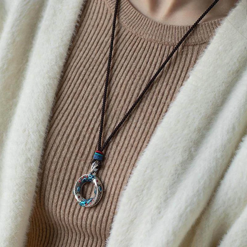 Ethnische Emaille-Koi-Halskette für Damen, Vintage-Glücksbringer-Anhänger, Sicherheitsschnalle, Choker-Accessoires – Detail 2