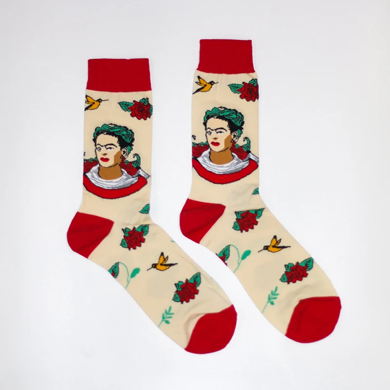 Рисунок 2 - Женские носки, Женский разрисованный скейтборд